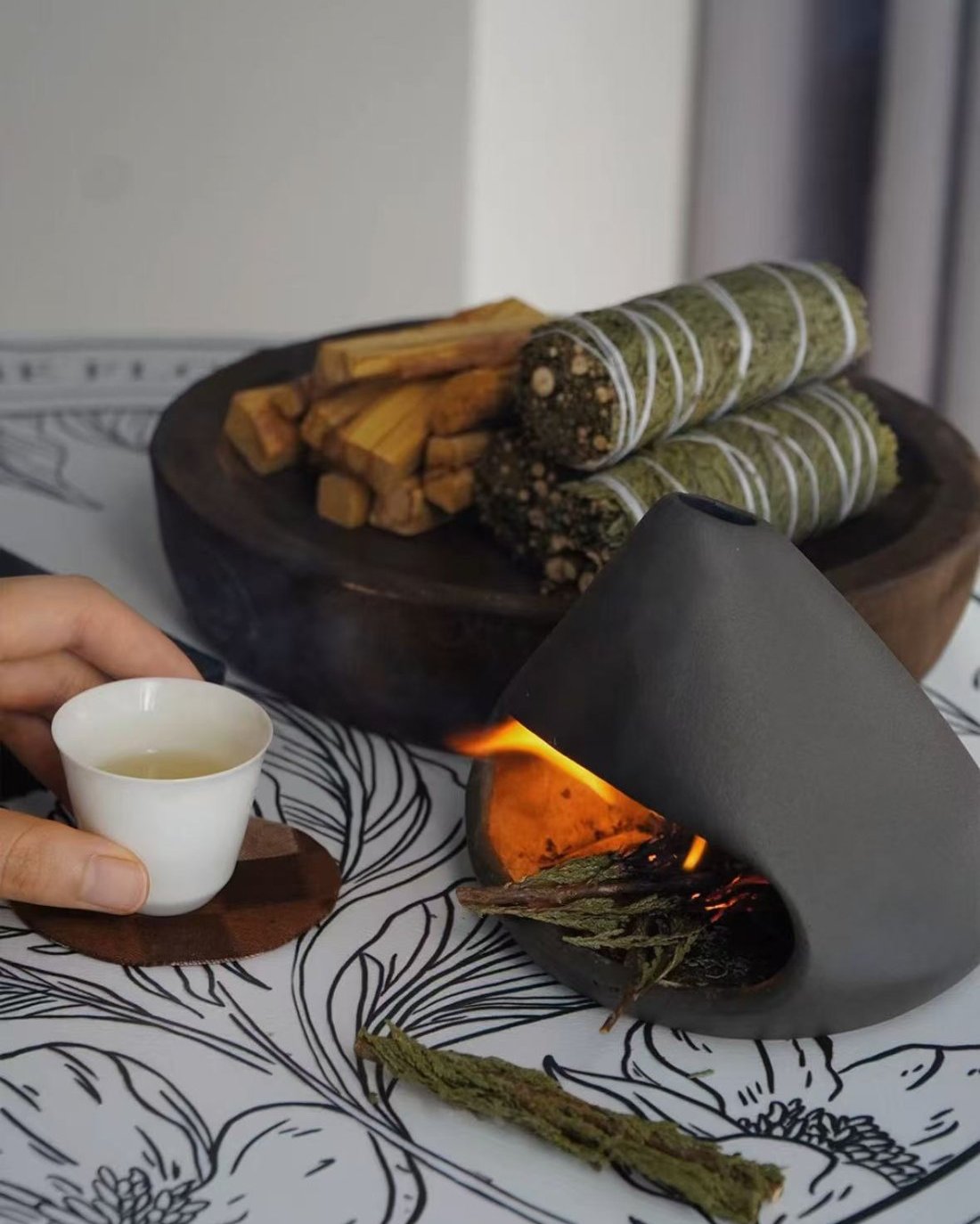 Lotus palo santo  cleansing holder